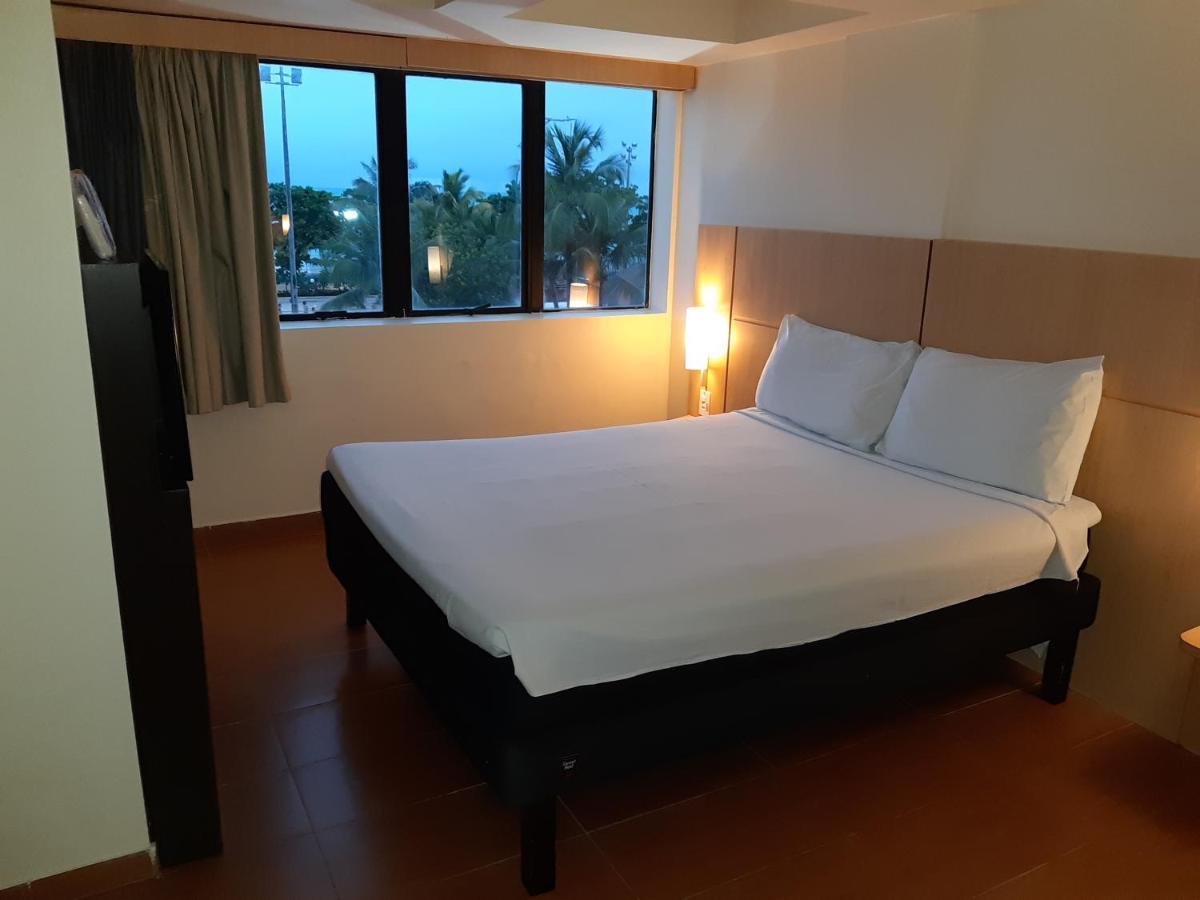 Ibis Maceio Pajucara Hotel Exterior photo